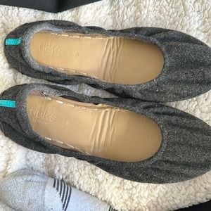TIEKS, size 9 gray